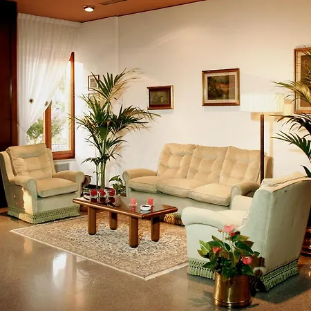 Astoria 3*