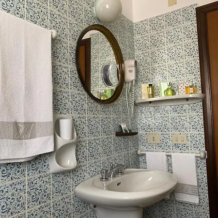 فندق Astoria بينيتو