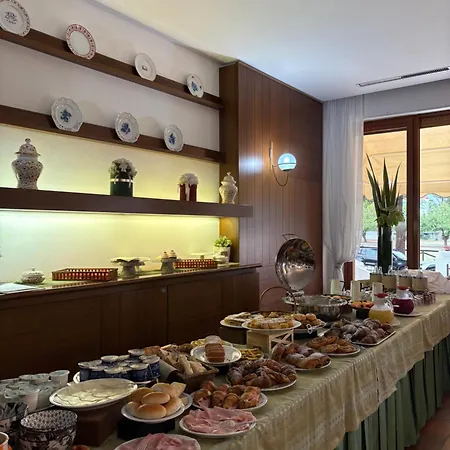 Hotel Astoria Pineto