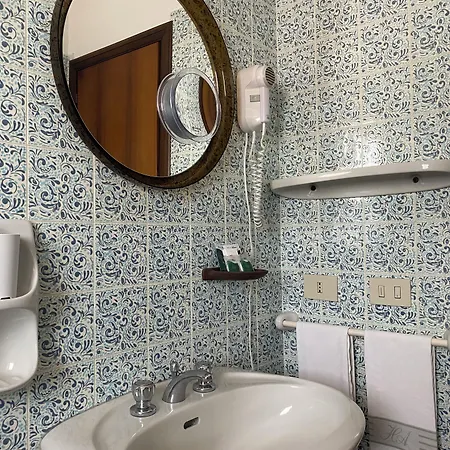 Astoria Ξενοδοχείο 3*