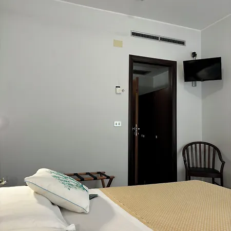 Hotel Astoria 3*